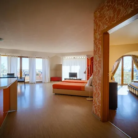 Hotel Family Classic Warna